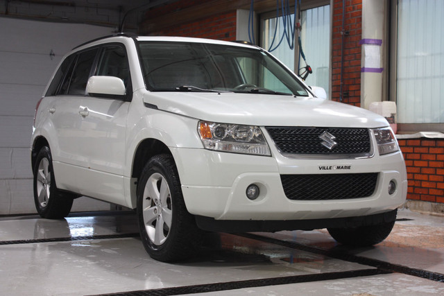 2010 Suzuki Grand Vitara JLX in Cars & Trucks in City of Montréal
