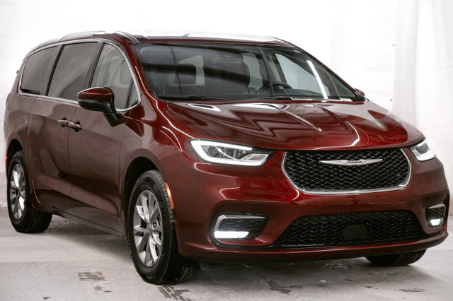 2023 Chrysler Pacifica Touring L AWD for sale in Cars & Trucks in Red Deer