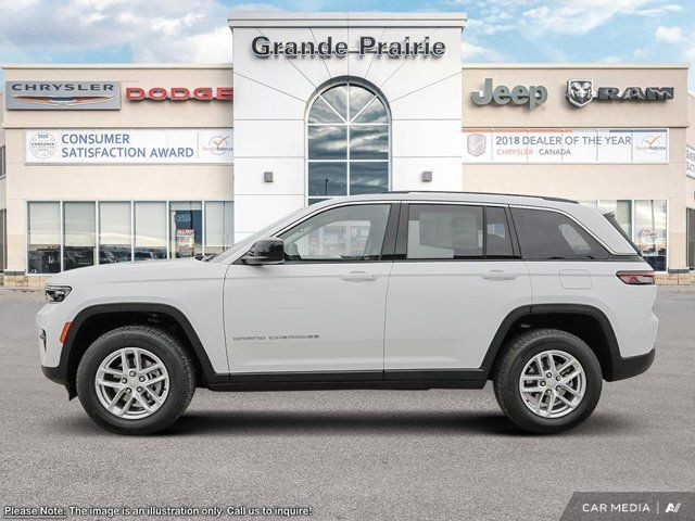 2025 Jeep Grand Cherokee Laredo in Cars & Trucks in Grande Prairie - Image 4
