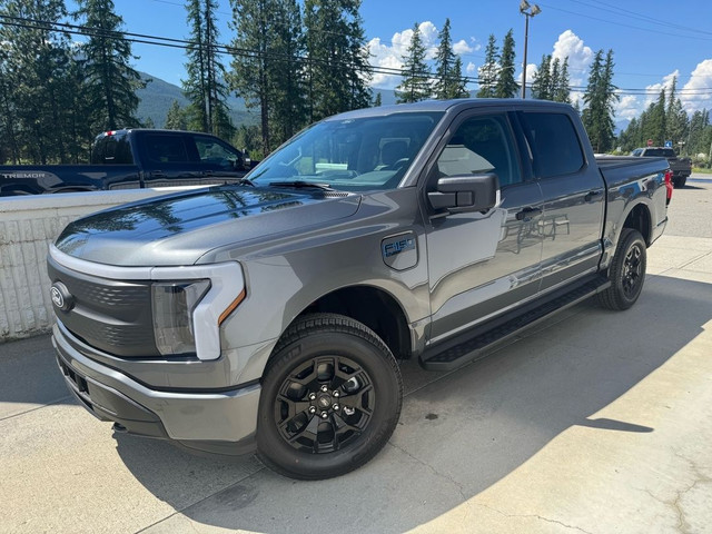 2025 Ford F-150 Lightning XLT EMPLOYEE PRICING ON NOW! 4x4, Supe in Cars & Trucks in Cranbrook - Image 2