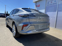 CLEAN CARFAX, ONE OWNER, LOW KM, Leather, Remote Start, Power Lift, Heated Seats, Wireless Charging,... (image 2)