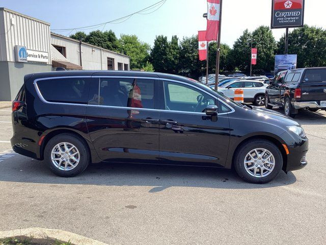 2025 Chrysler Voyager LX in Cars & Trucks in Oakville / Halton Region - Image 4