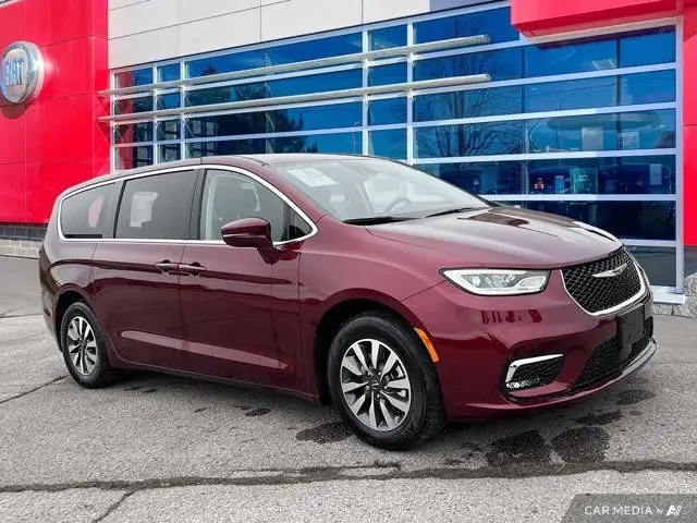 2022 Chrysler Pacifica Hybrid Touring L | Leather | Hybrid in Cars & Trucks in Guelph - Image 9
