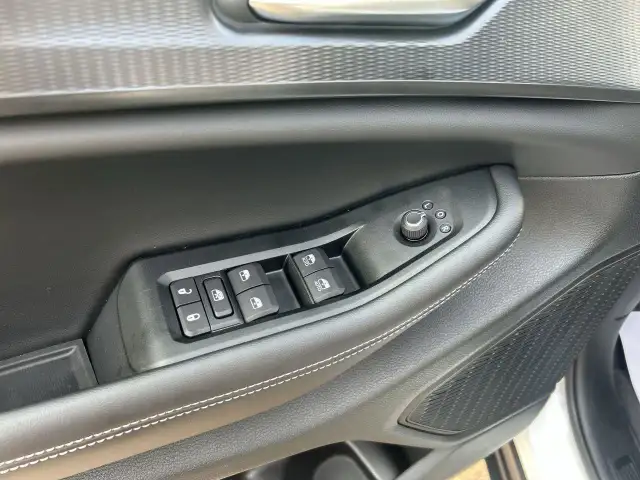 2025 Jeep Grand Cherokee Laredo BLACK ALLOYS! REMOTE START! H... in Cars & Trucks in Sudbury - Image 6