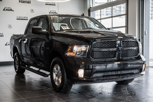 2023 RAM 1500 Classic Express 4x4 Crew Cab à vendre in Cars & Trucks in Laval / North Shore - Image 3