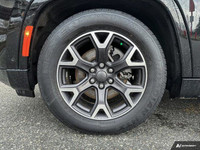 This Jeep Wagoneer boasts a Twin Turbo Regular Unleaded I-6 3.0 L/183 engine powering this Automatic... (image 6)