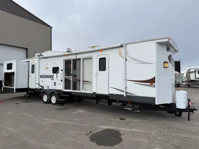 2015 Forest River Wildwood 402QBQ Destination Home in Park Models in St. Albert - Image 12