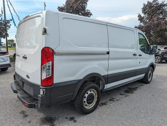 2019 Ford Transit-150 dans Autos et camions dans Ottawa - Image 9