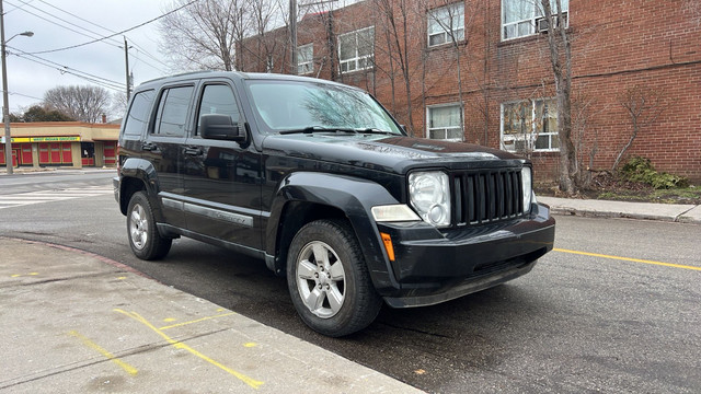 2011 Jeep Liberty 4WD Sport in Cars & Trucks in City of Toronto - Image 3