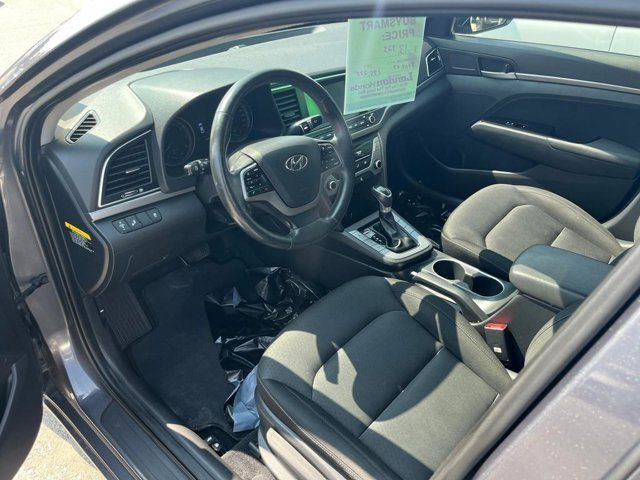 2017 Hyundai Elantra GL|Heated Seats | Apple Car Play | Sunroof in Cars & Trucks in London - Image 2