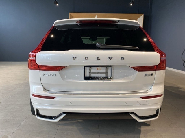 2022 Volvo XC60 B6 AWD R-Design in Cars & Trucks in Edmonton - Image 4