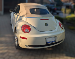 2010 Volkswagen New Beetle Convertible