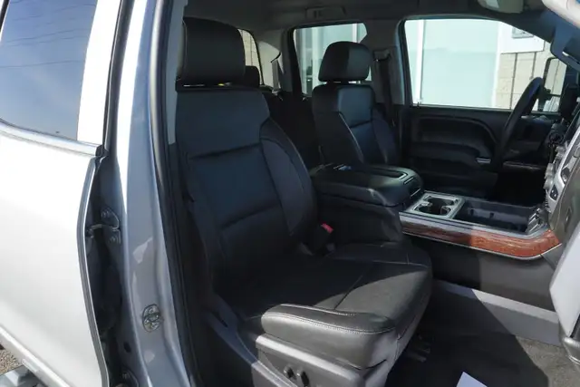 2015 GMC Sierra 2500HD in Cars & Trucks in Oakville / Halton Region - Image 20
