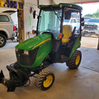 2019 JOHN DEERE 1025R Tractor