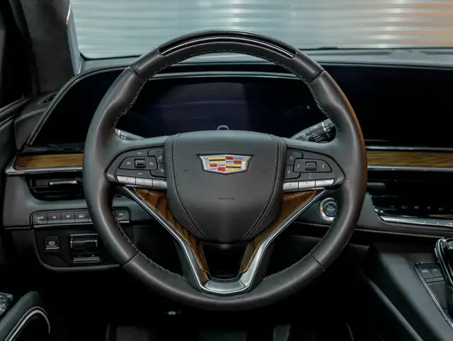 2024 Cadillac Escalade SPORT PLATINUM AWD *GR. ONYX* *SUPER CRUI in Cars & Trucks in Laurentides - Image 15