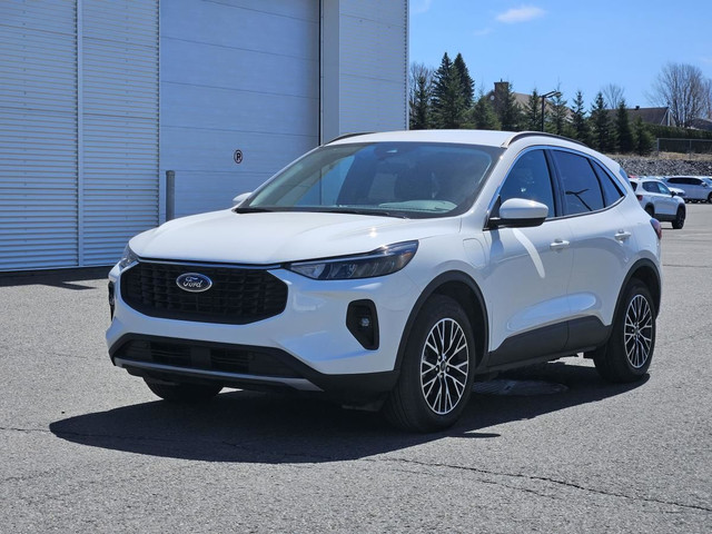 Ford Escape Hybride VHR TA 2023 à vendre in Cars & Trucks in Victoriaville