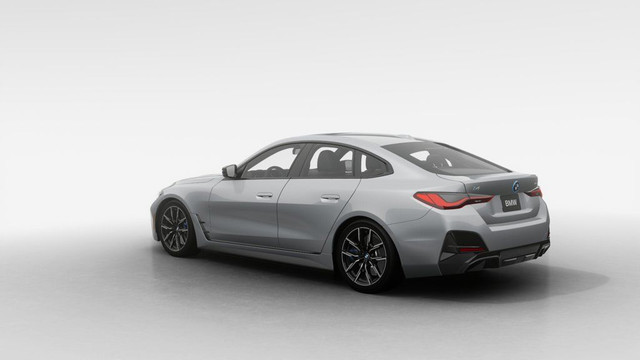 2025 BMW i4 eDrive40 Gran Coupe | M Sport | Freins M Bleus in Cars & Trucks in City of Montréal - Image 2