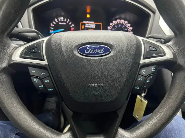 2015 Ford Fusion dans Autos et camions dans Ville d’Edmonton - Image 30