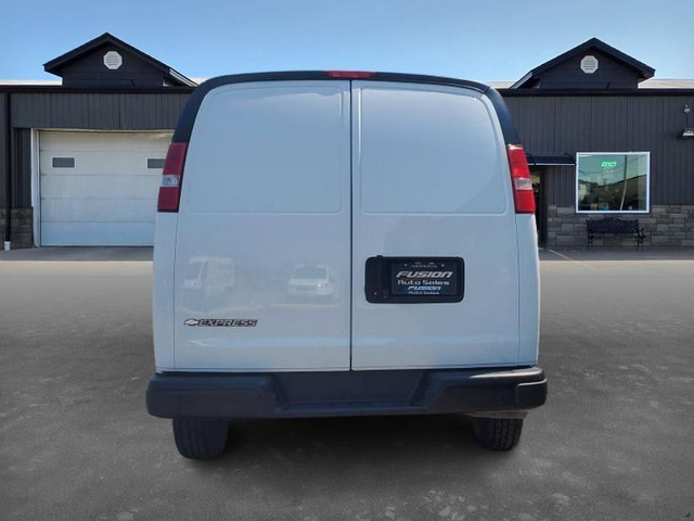 2020 Chevrolet Express Cargo Van RWD 2500 135" in Cars & Trucks in Leamington - Image 4