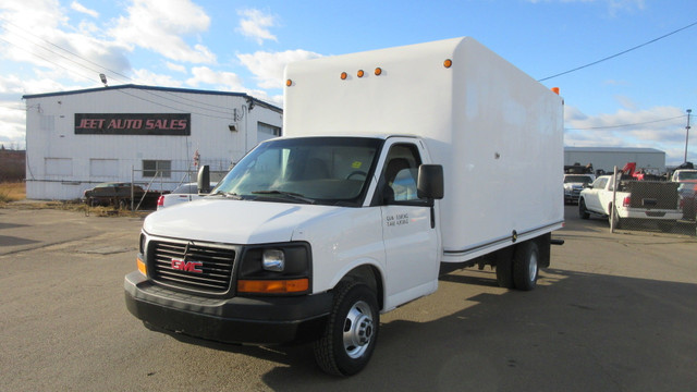 2008 GMC Savana 3500 4X2 16 FT CUBE VAN in Cars & Trucks in Edmonton - Image 2