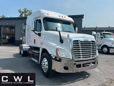 FREIGHTLINER CASCADIA 2015, MOTEUR DD15 505HP, TRANSMISSION 13 VITESSES FULLER, 1 217 928 KM, ESSIEU...