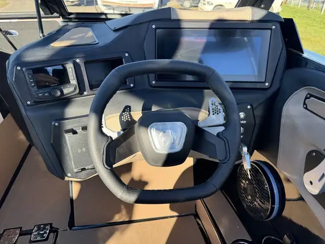 2025 Centurion Fe23 in Powerboats & Motorboats in Kelowna - Image 12