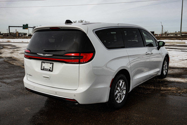  2024 Chrysler Pacifica Touring in Cars & Trucks in Strathcona County - Image 4