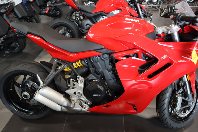 2023 Ducati Supersport 950 Red in Sport Bikes in Edmonton - Image 2