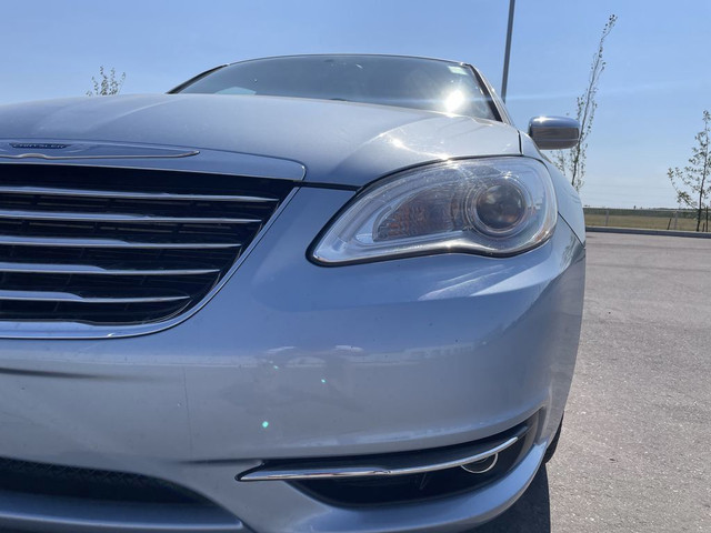 2012 Chrysler 200 Limited in Cars & Trucks in Calgary - Image 3