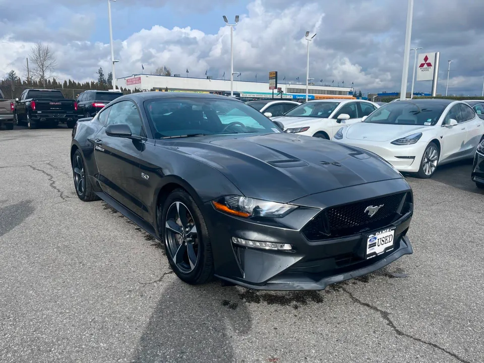2020 Ford Mustang GT + 6 SPEED MANUAL + LOW KMS