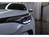 **MECHANICALLY CERTIFIED** 106,850 KM This 2021 Toyota C-HR XLE Premium is powered by a 2.0L engine... (image 5)