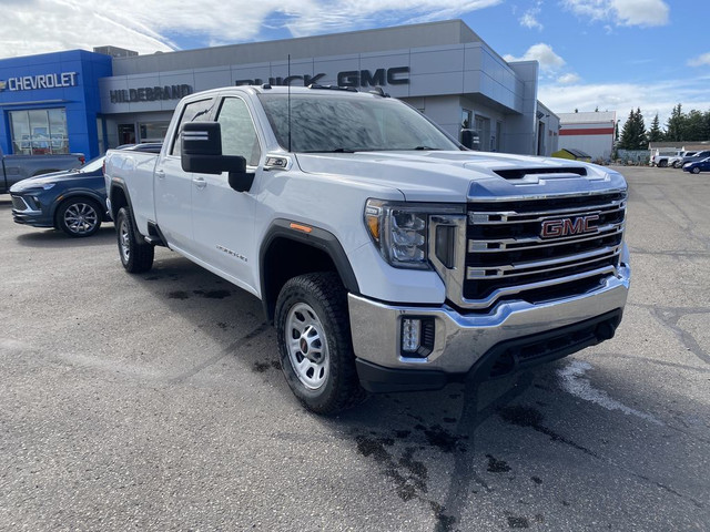 2023 GMC SIERRA 2500 4WD 6.6L V8 SLE CREW CAB in Cars & Trucks in Red Deer