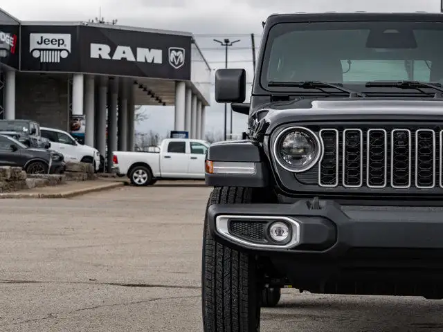 2025 Jeep Wrangler Sahara in Cars & Trucks in Barrie - Image 14