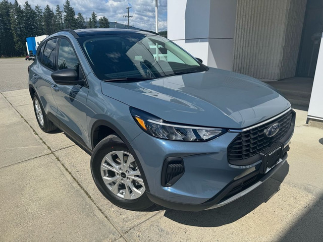 2025 Ford Escape Active EMPLOYEE PRICING ON NOW! AWD, 1.5L Eco,  in Cars & Trucks in Cranbrook