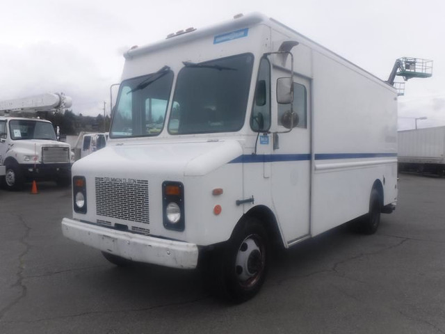 1999 Chevrolet P 30 Gruman Workshop Cargo Step Van in Cars & Trucks in Richmond - Image 2