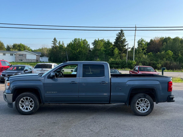 2015 GMC Sierra 1500 SLE 5.3L V8 | 4X4 | CREW CAB in Cars & Trucks in London - Image 2