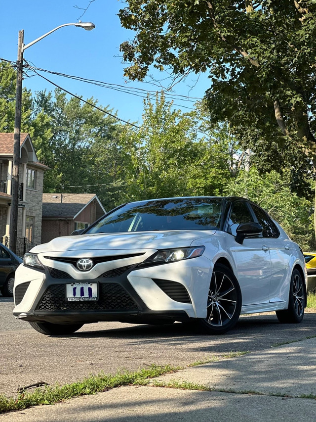 2018 Toyota Camry SE in Cars & Trucks in Hamilton - Image 3