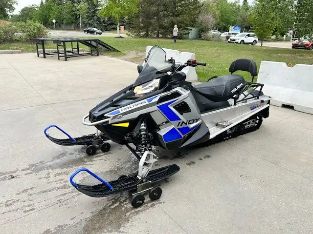 *SUMMER SALE*  2021 POLARIS 550 INDY LXT NORTHSTAR  *FAN-COOLED* in Snowmobiles in Strathcona County - Image 4
