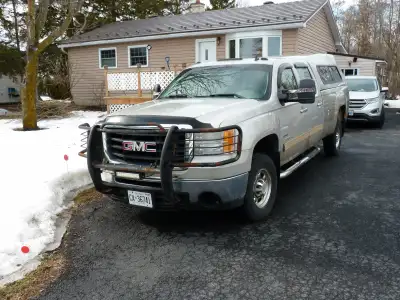 '07 2500HD, 4x4, 8'box, crew cab. Primarily used to haul a truck camper. Tie downs, electrical hook...