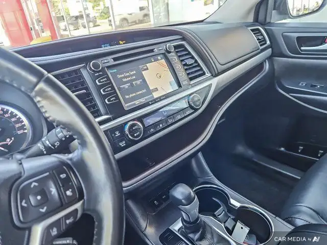 2017 Toyota Highlander XLE in Cars & Trucks in Ottawa - Image 22