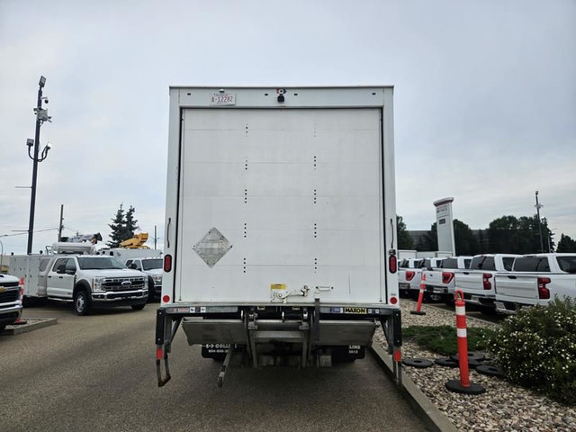 2022 Ford F-650 Diesel Regular Cab Base, 20ft Van Body, 6.7L V8  in Cars & Trucks in St. Albert - Image 4