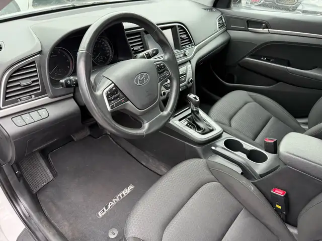2017 Hyundai Elantra 4dr Sdn Auto GL in Cars & Trucks in Hamilton - Image 10