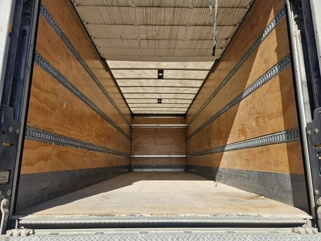 2022 Ford F-750 Diesel Regular Cab Base, 6.7L V8 Diesel, 26ft Va in Cars & Trucks in St. Albert - Image 4