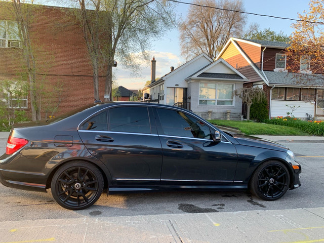 2014 Mercedes-Benz C-Class C 300 4MATIC in Cars & Trucks in City of Toronto - Image 4