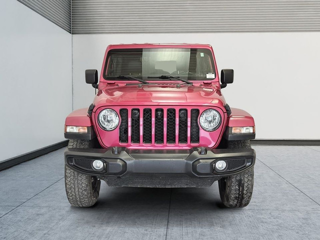 2022 Jeep Wrangler Unlimited Sahara Altitude Ens 2 toits Cuir Uc in Cars & Trucks in Laval / North Shore - Image 2