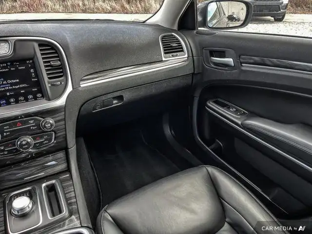 2022 Chrysler 300 300 Touring L | Leather | Nav | Apple Carplay in Cars & Trucks in Guelph - Image 13