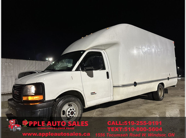 2015 GMC Savana G4500 159 In. in Cars & Trucks in Windsor Region