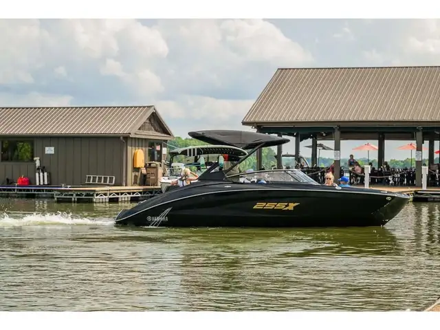 2025 Yamaha 255XD in Powerboats & Motorboats in Québec City - Image 19