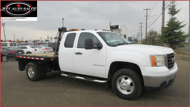 2009 GMC Sierra 3500HD CREW CAB DRW FLAT DECK in Cars & Trucks in Edmonton - Image 4