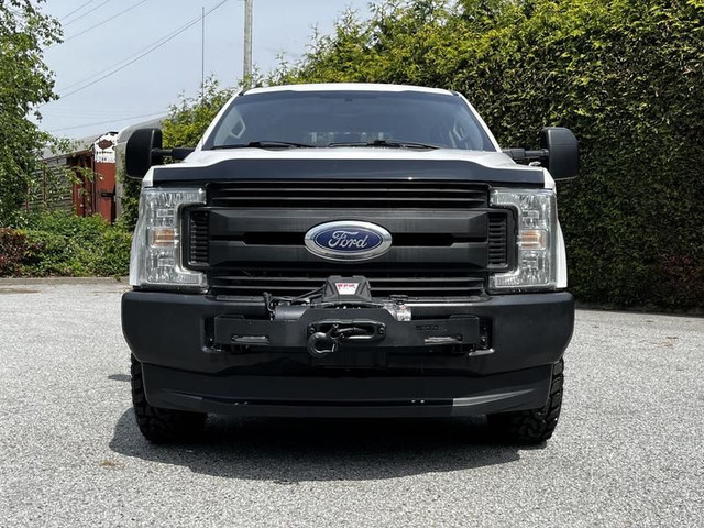 2017 Ford F-250 SuperDuty XL Crew Cab 4WD in Cars & Trucks in Richmond - Image 3